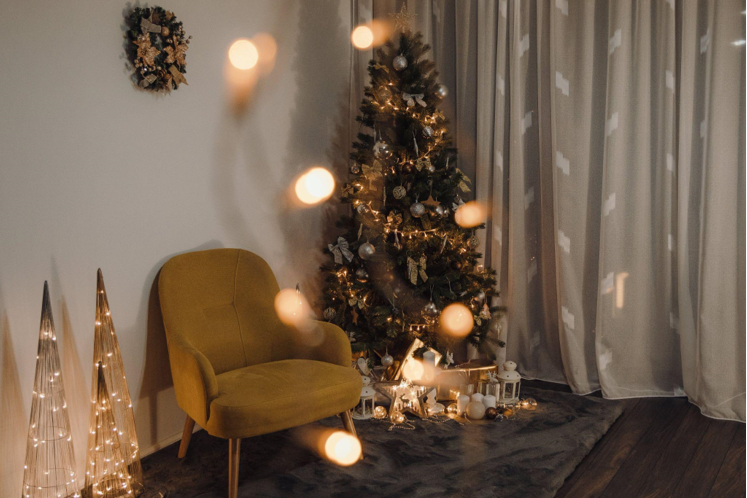 Your Office Life with the Best Artificial Christmas Trees