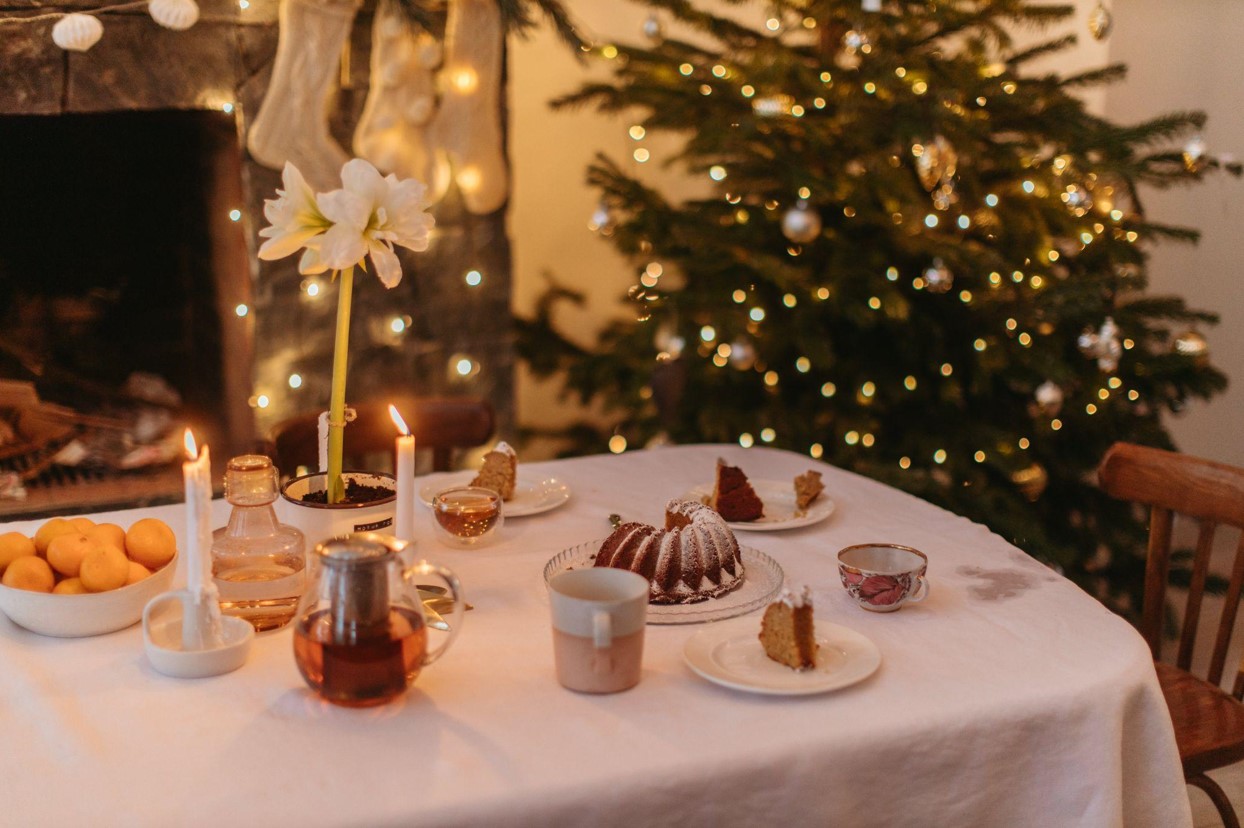 Transform the Holiday with a Stunning 9ft Christmas Tree